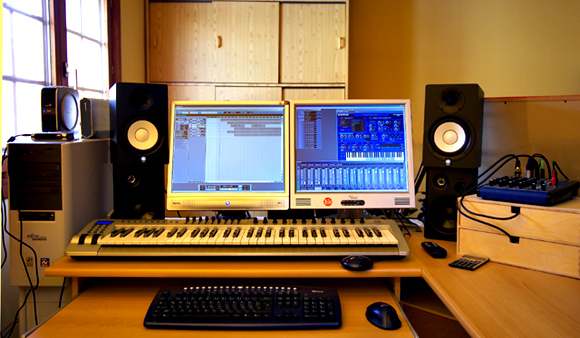http://www.tom-crowning.com/pub/Crowning-Studios.jpg