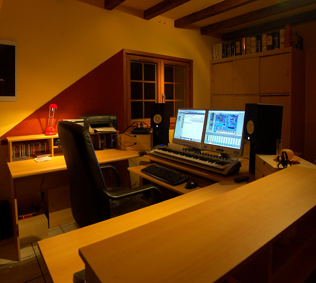 http://www.tom-crowning.com/pub/pics/Studio-1.jpg